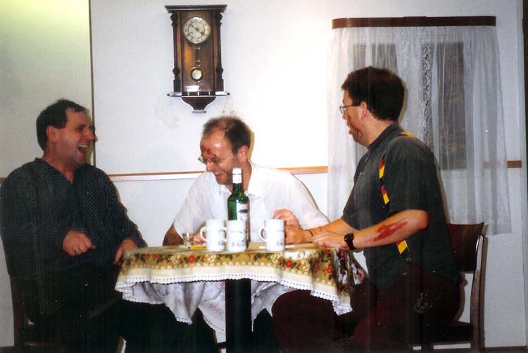 2000_04