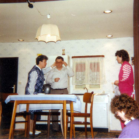 1990_06